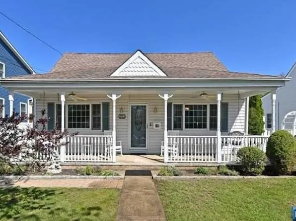 147 Alberta Dr, Saddle Brook, NJ 07663