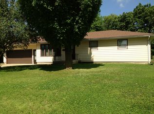 407 SE 3rd St, Greenfield, IA 50849