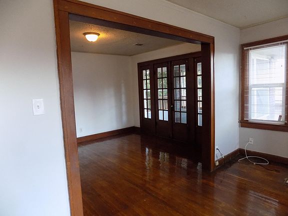 2nd image of 1808 Oakland Ave