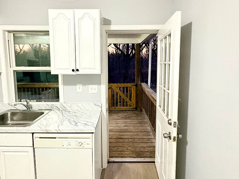 4021 Parkside Dr — Photo 18