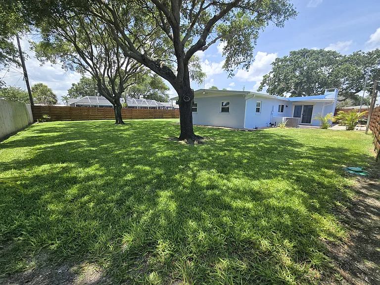 550 Capri Rd — Photo 35