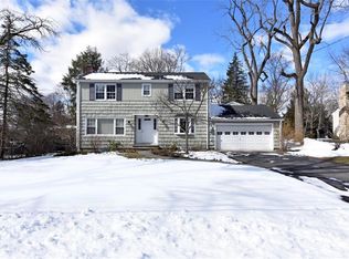 19 Meadow Brook Rd, Irvington, NY 10533