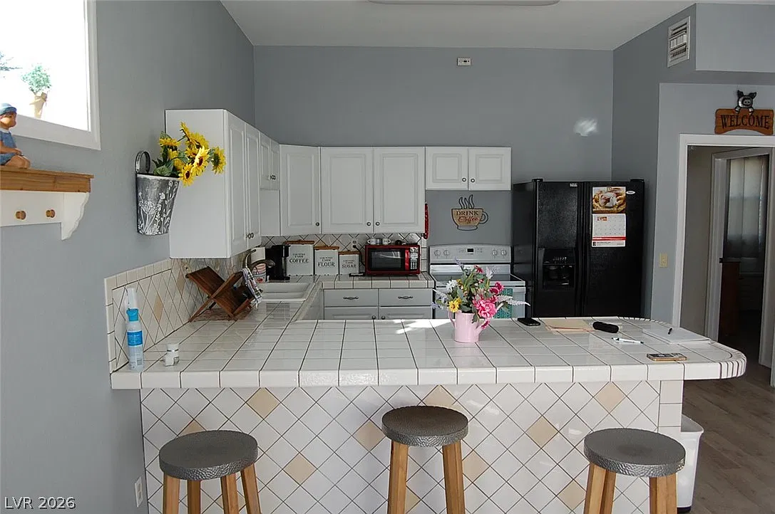 1 bed, 3879 sqft, $1,350 — Photo 4