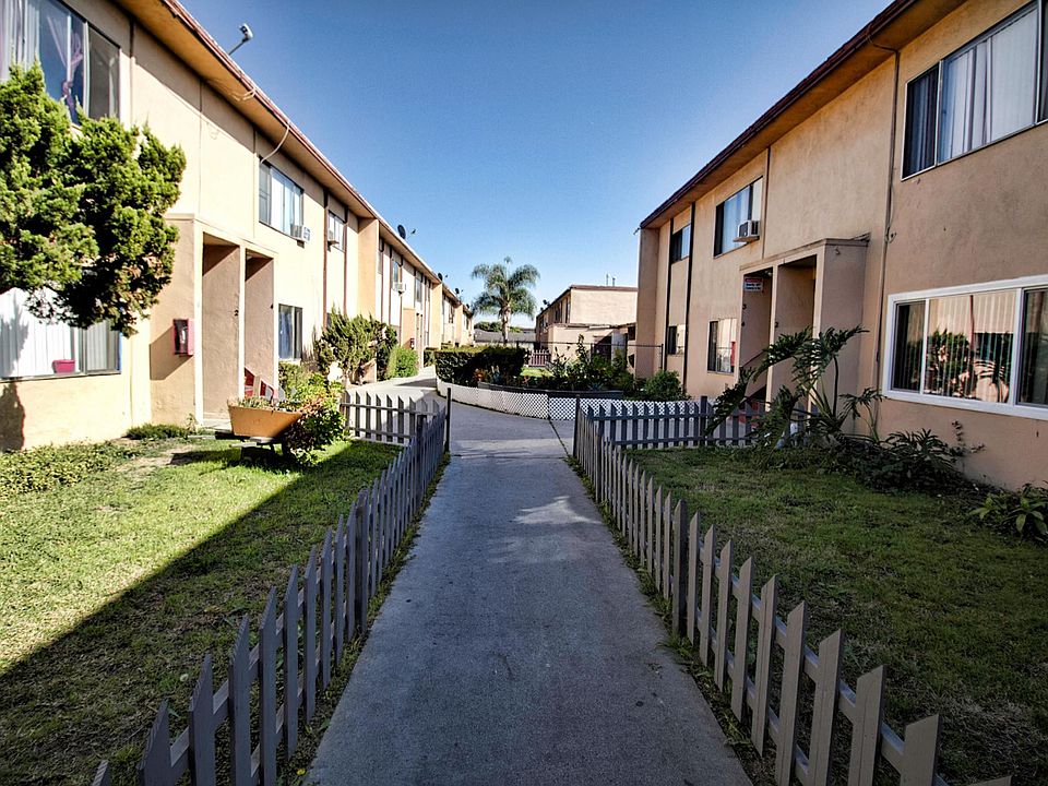 1st image of 7808 Wilcox Ave #4