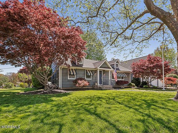 2nd image of 1700 Maxwell Drive