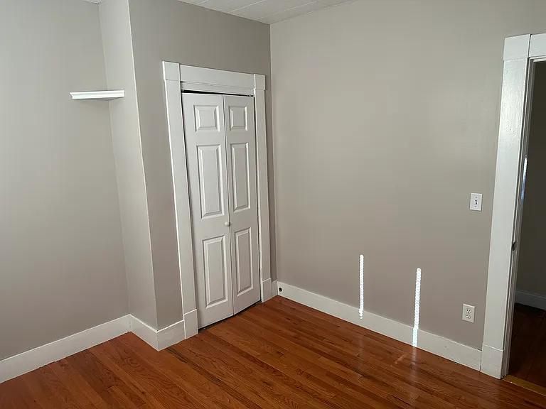 134 1/2 Kinsley St #2 — Photo 7