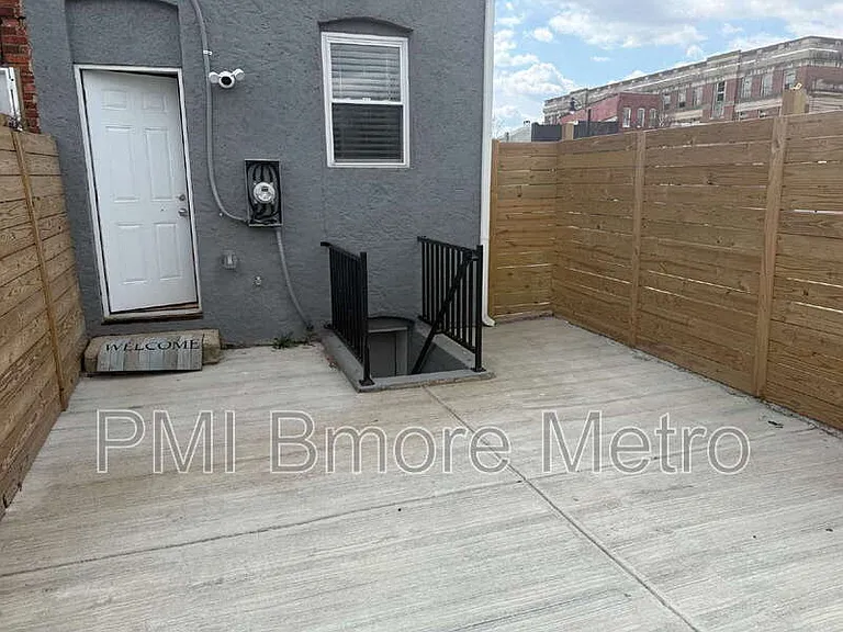 1756 E North Ave — Photo 25