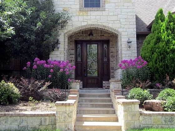 1st image of 105 Oak Forest Ln
