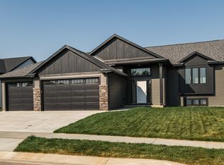 6397 Sunset Hill Pl NW, Rochester, MN 55901