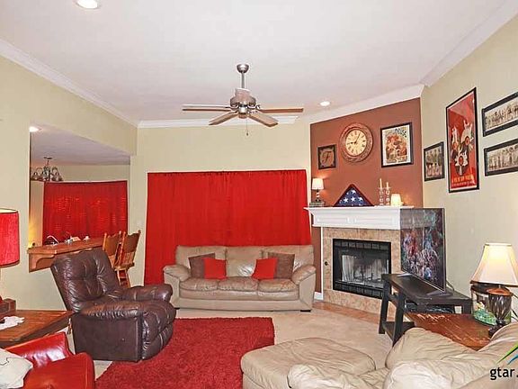 4th image of 319 Amanda Ct
