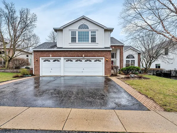 1194 Prides Run, Lake In The Hills, IL 60156