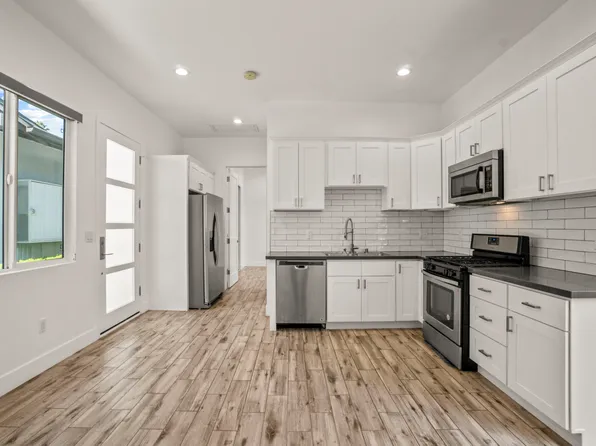 7310 Woodley Ave #7304, Van Nuys, CA 91406