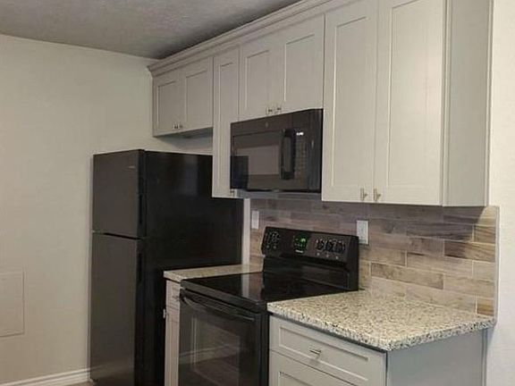 4th image of 1518 East Ave APT 103
