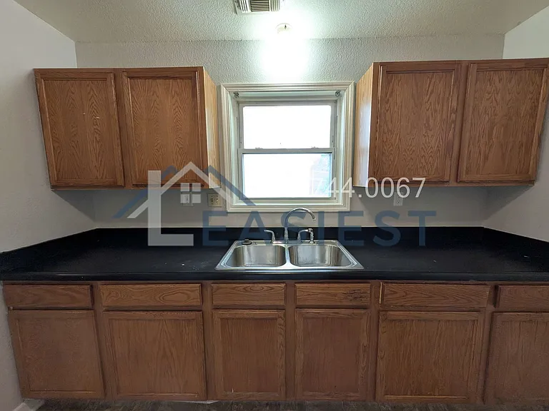 3404 Wayne Ave — Photo 8