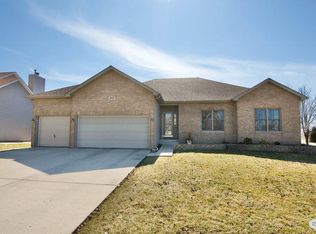 400 Sudbury Cir, Oswego, IL 60543