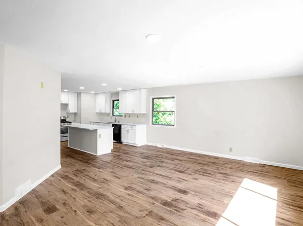 308 S Badger COURT, Oconomowoc, WI 53066