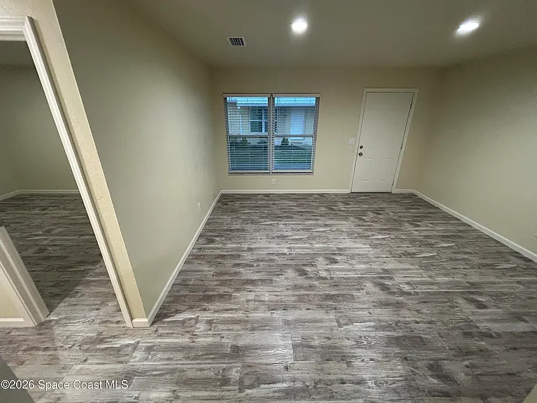 101 Lagrange Ave #101 — Photo 4