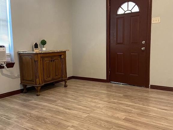 3rd image of 2939 S Adams St #1