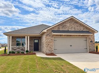 1000 Waterhouse Ln, Decatur, AL 35603