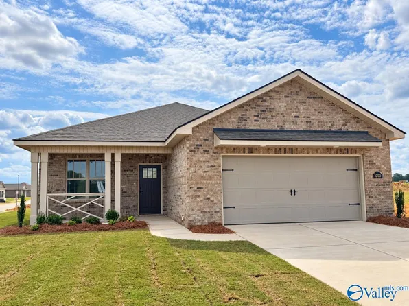1000 Waterhouse Ln, Decatur, AL 35603