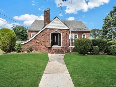25 Walnut Avenue, Farmingdale, NY, 11735