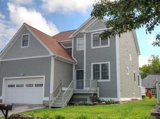 33 Stortini Dr, Rhinebeck, NY 12572