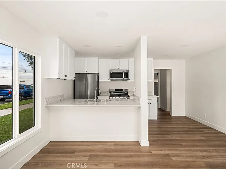 780 N Shattuck Pl — Photo 7