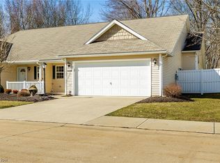 7618 Willow Woods Dr #15B, North Olmsted, OH
