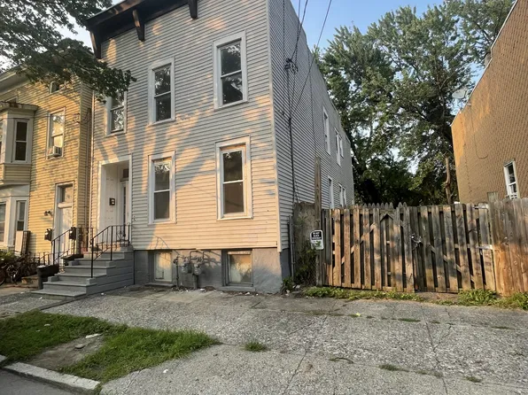339 1st St #1, Albany, NY 12206