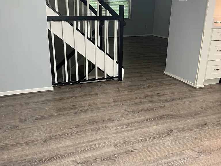 369 W Broad St — Photo 7