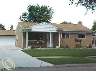 30333 Roan Dr, Warren, MI 48093