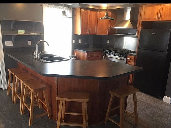 5th image of 98 Falmouth St