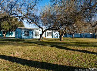 321 Sport Aviation Dr, Marion, TX 78124