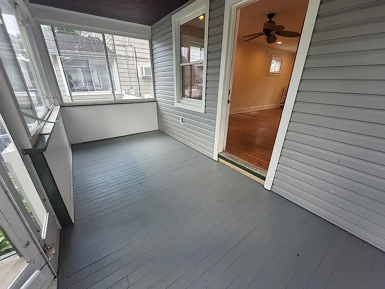 208 Clover St — Photo 8