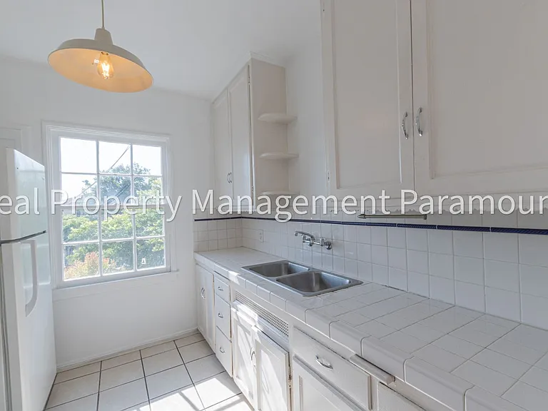 1460 S Orange Grove Ave — Photo 35
