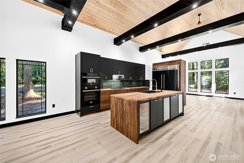 4th image of 11215 Juniper Place