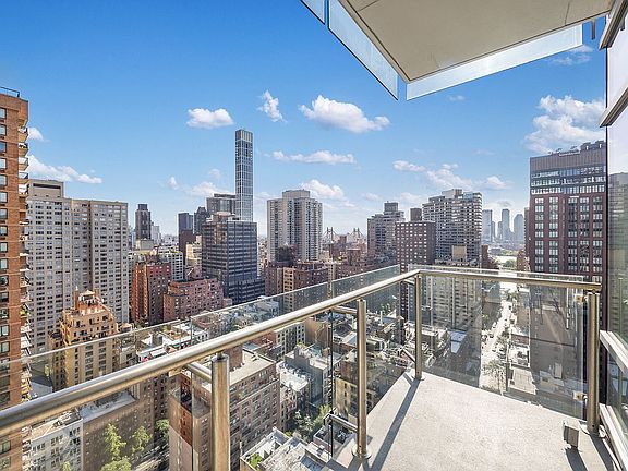 2nd image of 310 E 53rd St APT 25A