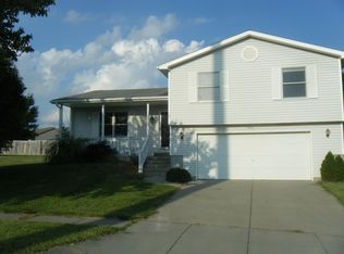 2744 NW 9th St, Lincoln, NE 68521