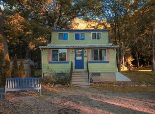 W304N2501 Maple Ave, Pewaukee, WI 53072