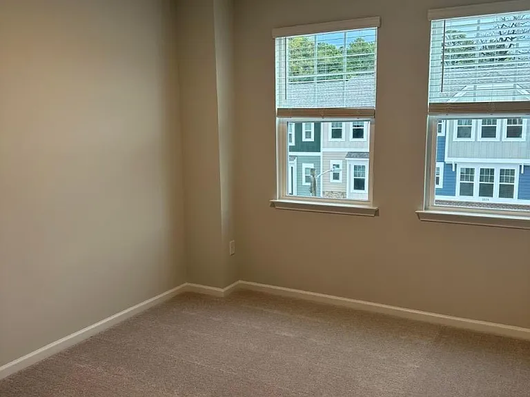 1078 Manorhaven Dr — Photo 22