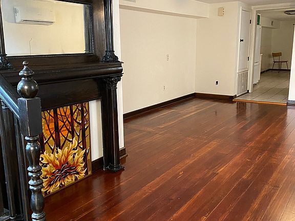 Living room, view when you first enter the home. Through the hall is the bathroom, kitchen, dining room and laundry room