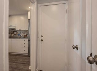 233 Melrose St #1A, Toronto, ON M8Y1B8