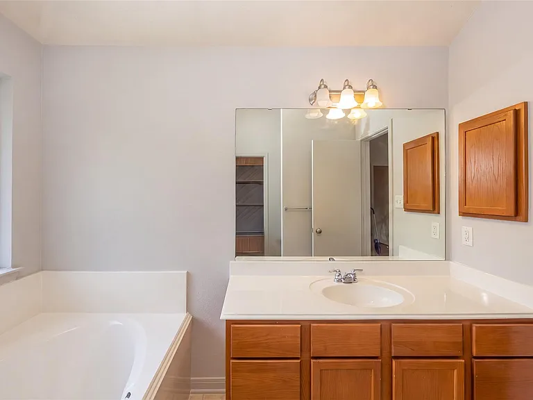 103 Duprie Dr — Photo 16