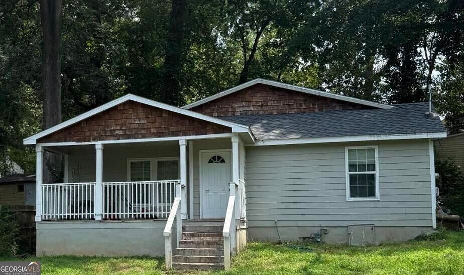 1st image of 607 Charlotte Pl NW
