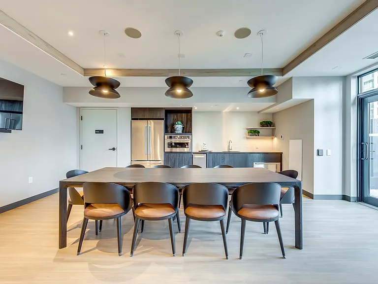 185 Enfield Pl — Photo 35