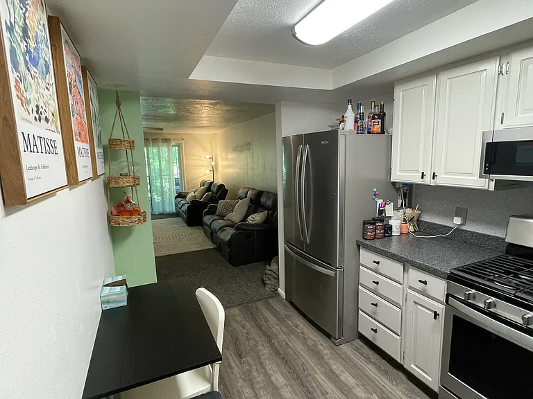 255 Temple Ave #10 — Photo 3
