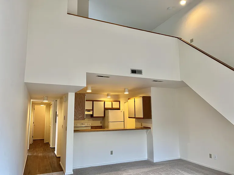 1002 Linden Ave #304 — Photo 9