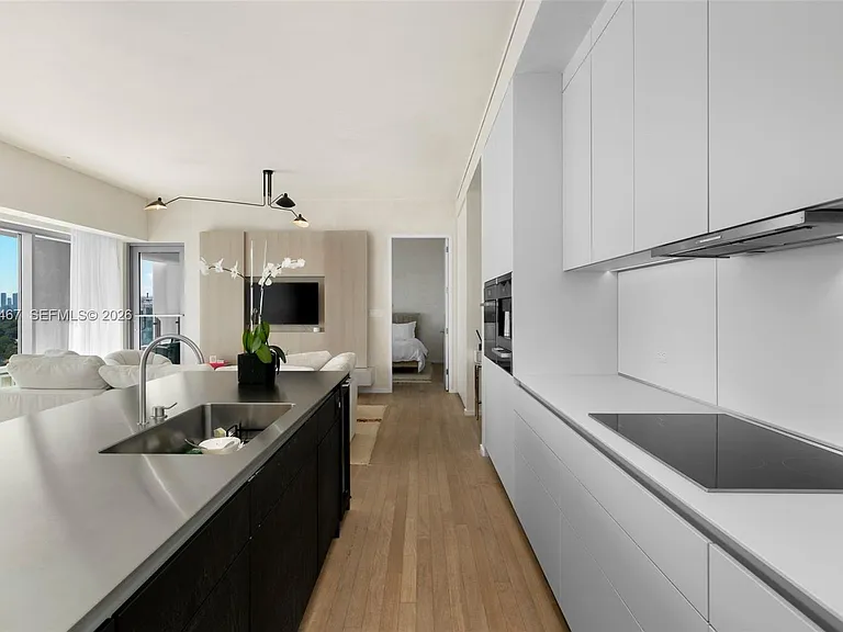 2901 Collins Ave #1204 — Photo 7