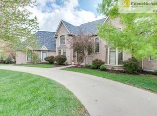 6015 N Cosby Ct, Kansas City, MO 64151