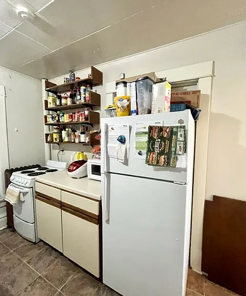 207 N Pinckney St #2 — Photo 4